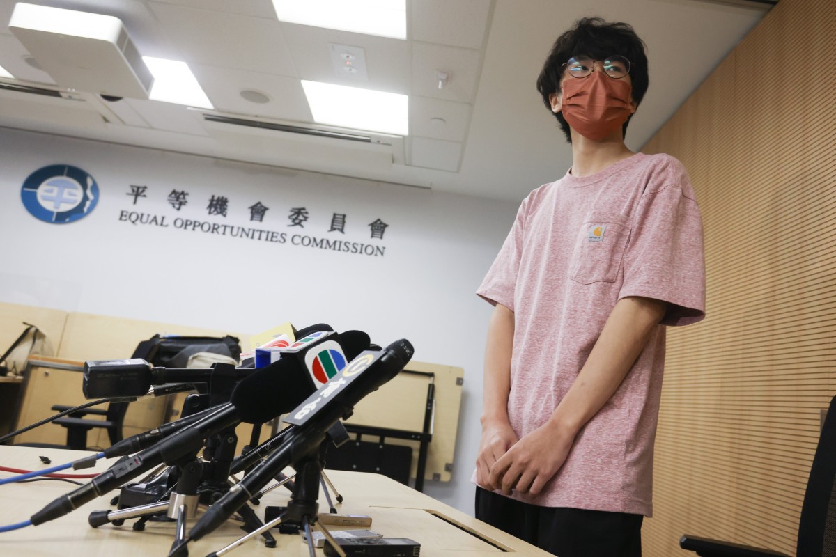 Nathan Lam Chak-chun speaks to the press after her meeting with the Equal Opportunities Commission in Wong Chuk Hang. Photo: Jonathan Wong