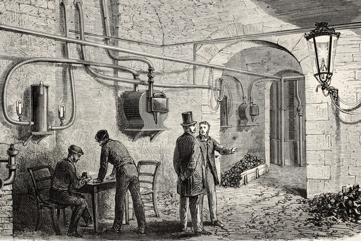 Before electricity became commonplace, people used gas lights (top right). Photo: Shutterstock