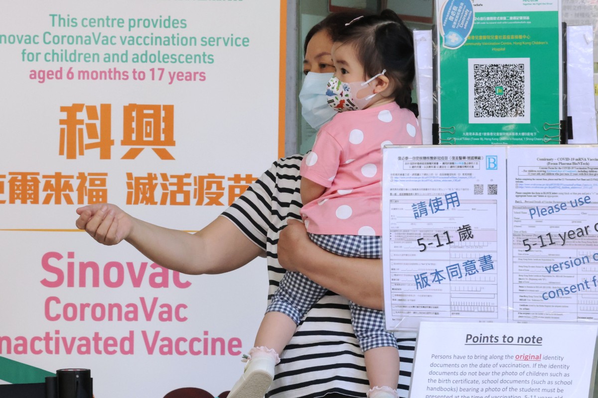Kids receive the Sinovac Covid-19 vaccine at the Hong Kong Children’s Hospital. Photo: Jelly Tse