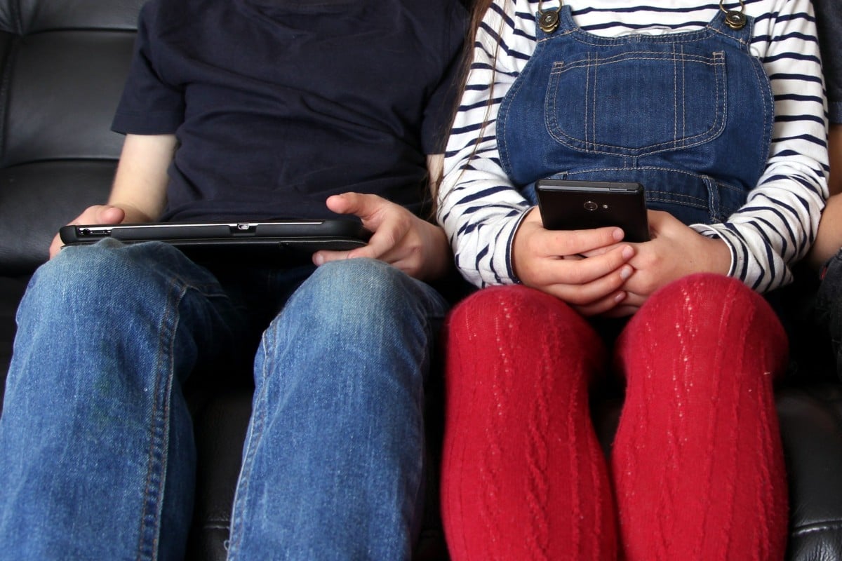 Unable to go outside or go to school, Hong Kong primary school children spent more time on their screens during Covid-19 outbreaks. Photo: Shutterstock