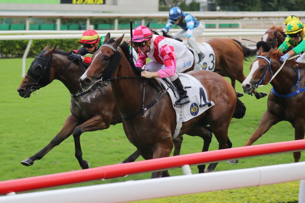 Super Wealthy (outside) grabs Cordyceps Six to win the National Day Cup. Photos: Kenneth Chan