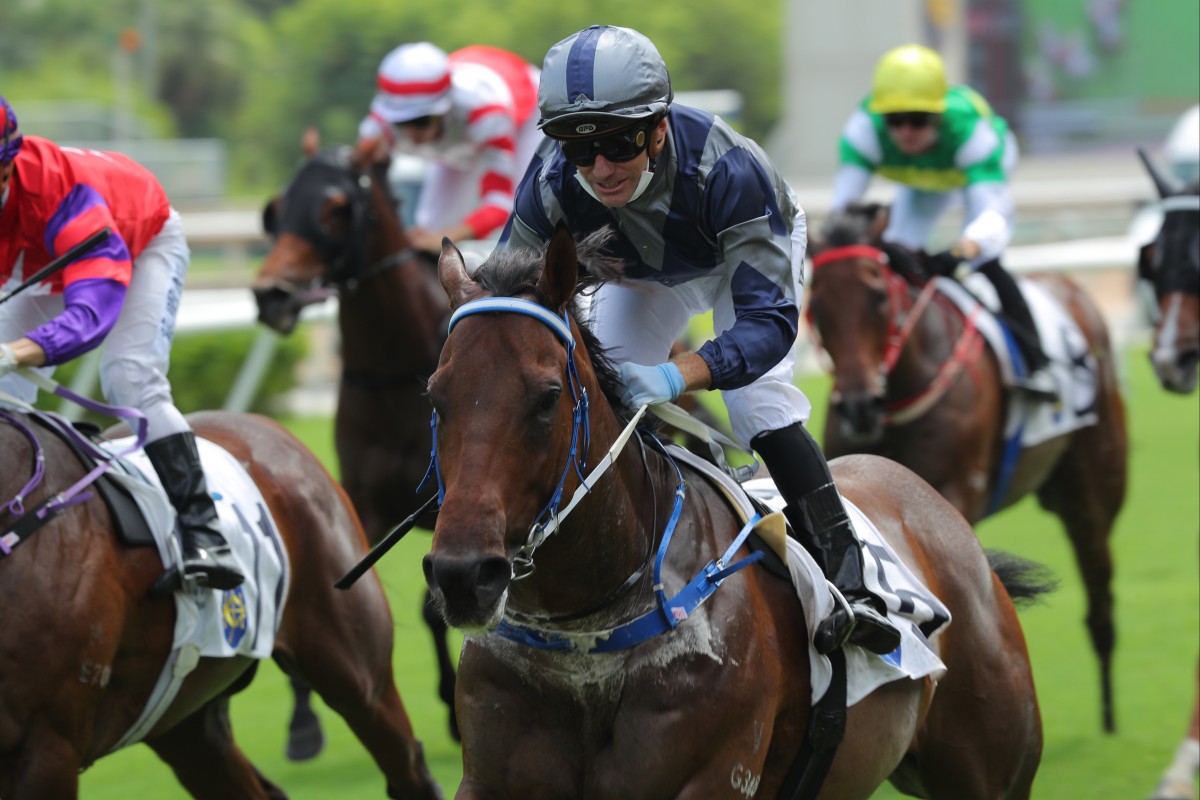 Big Me recovers from his slow start to make an impressive winning debut under Luke Currie at Sha Tin on Saturday. Photos: Kenneth Chan