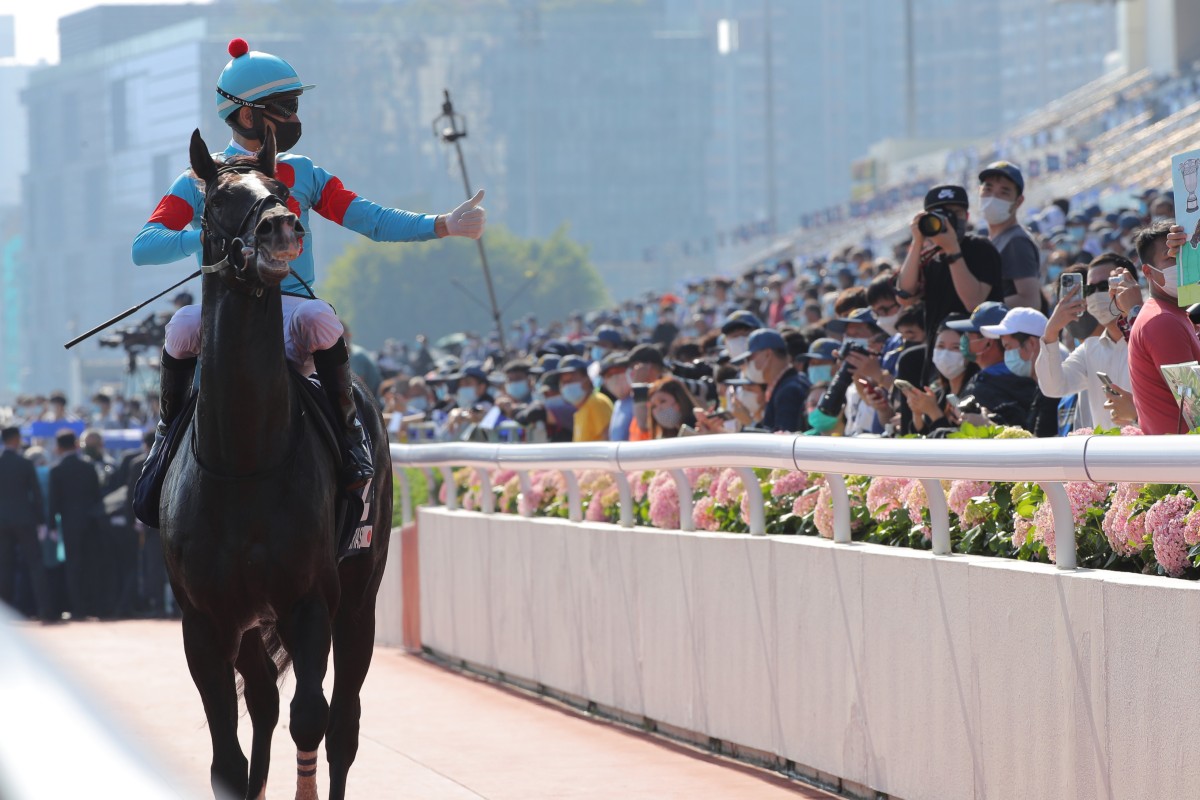Joao Moreira celebrates with the crowd after winning last year’s Hong Kong Vase with Glory Vase. Photo: Kenneth Chan