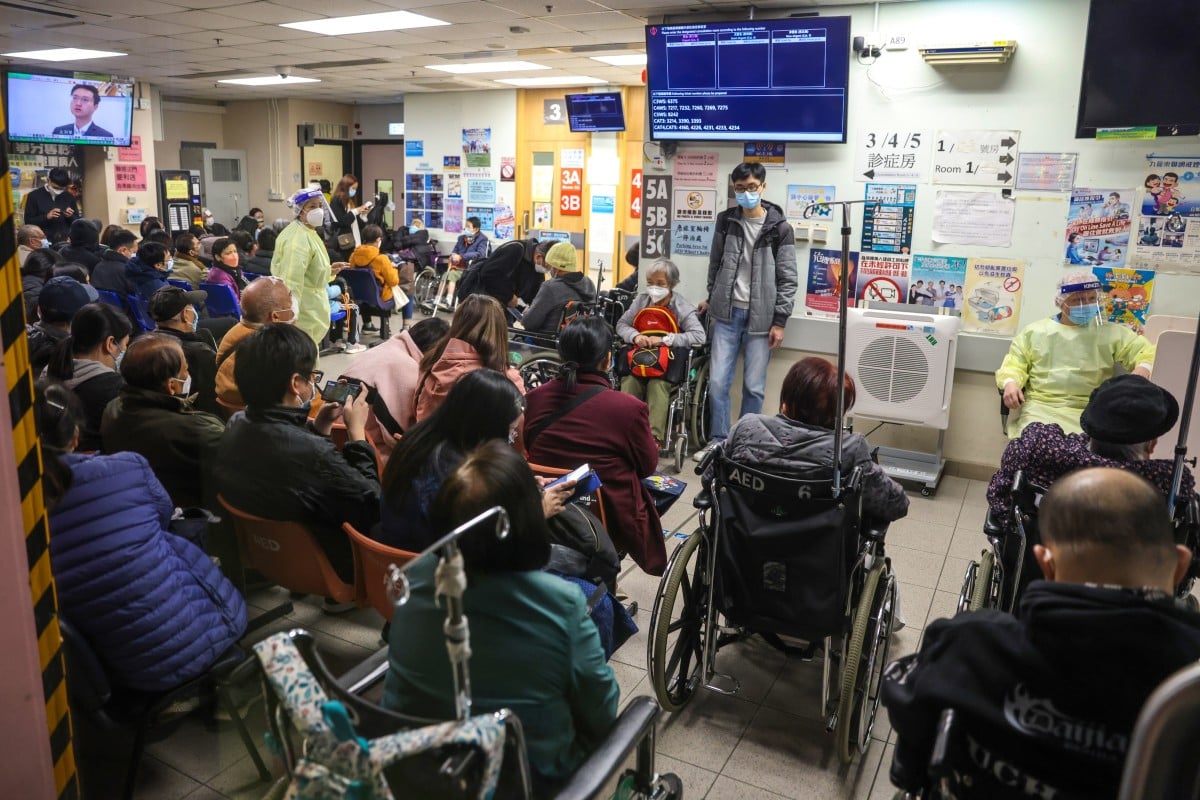 Patients wait in the accident and emergency room of United Christian Hospital in Kwun Tong. Photo: May Tse