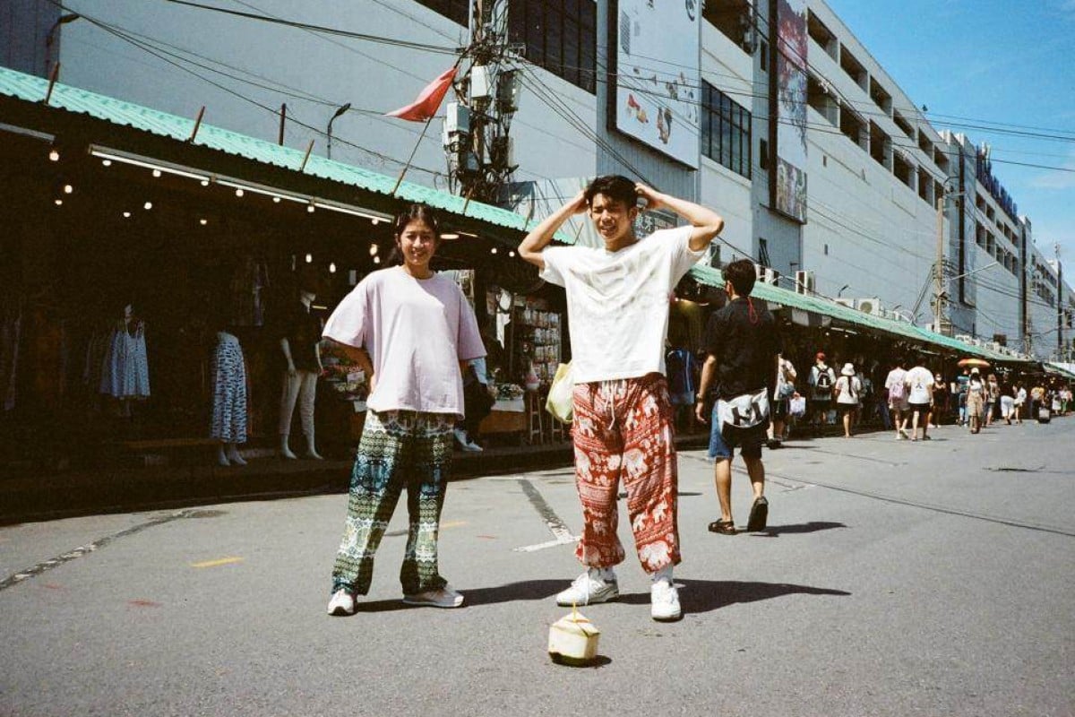 Yeung Nga-man (left) and Tang Ngai-hong flew to Thailand to shoot their music video at Bangkok’s Chatuchak Market. Photo: Handout