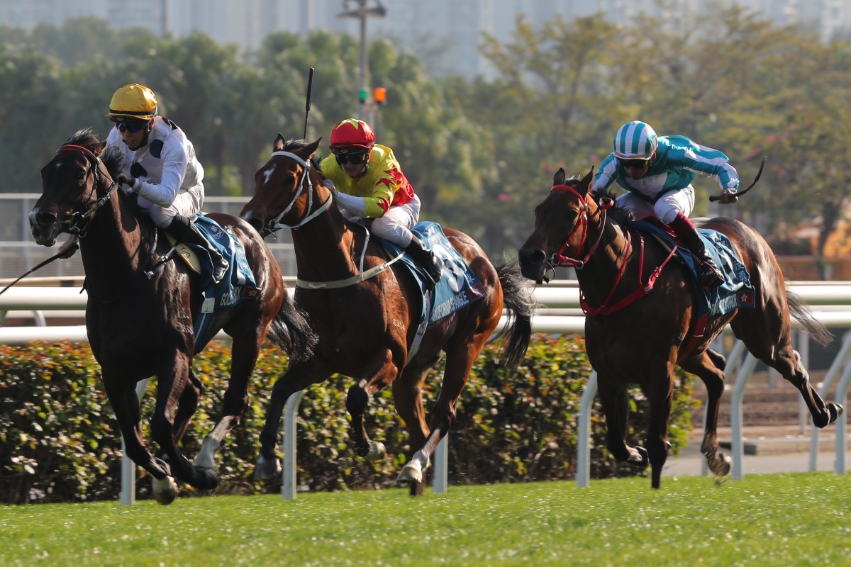 Golden Sixty explodes clear of California Spangle and Romantic Warrior to win the Stewards’ Cup. Photos: Kenneth Chan