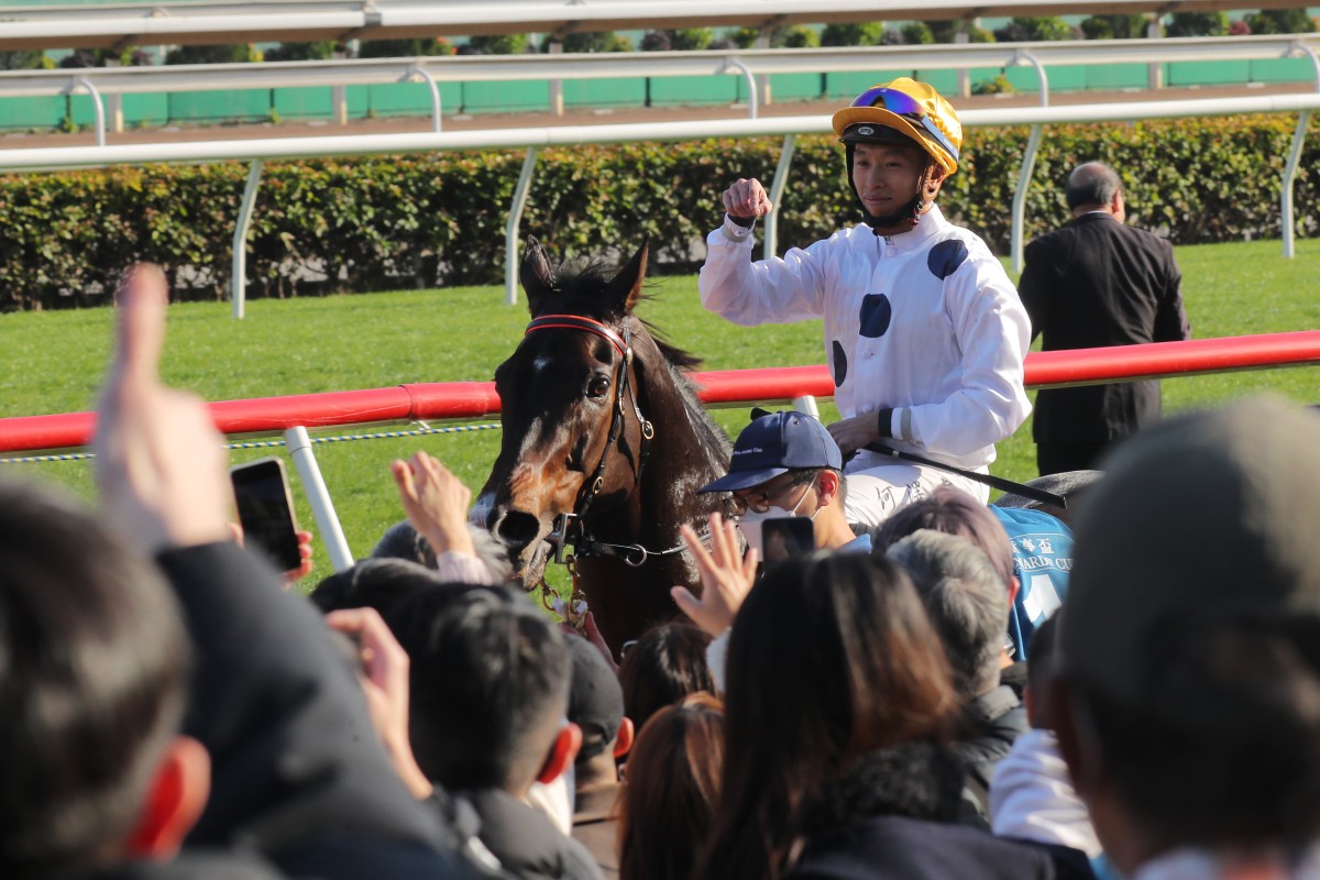 Golden Sixty and Vincent Ho lap up the adulation of the Sha Tin crowd after winning the Stewards’ Cup on Sunday. Photos: Kenneth Chan