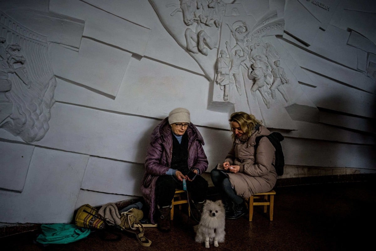 Ukrainians take shelter in a metro station during an air strike alarm in the capital of Kyiv on February 10, 2023. Photo: AFP