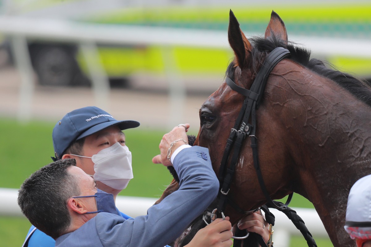 Douglas Whyte gives Russian Emperor a pat after his Champions & Chater Cup win last year. Photos: Kenneth Chan