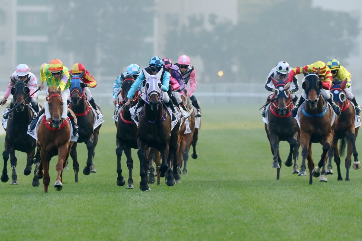 Super Sunny Sing leads the field home in last month’s Classic Cup. Photos: Kenneth Chan