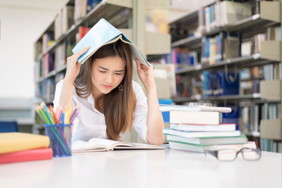 Many students have so much homework and required reading that reading a book for fun is the last thing they want to do. Photo: Shutterstock