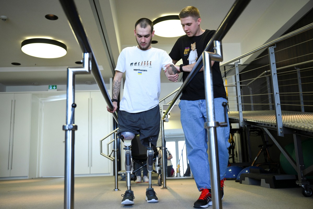 Ukrainians taught how to make artificial limbs in Germany to help war ...