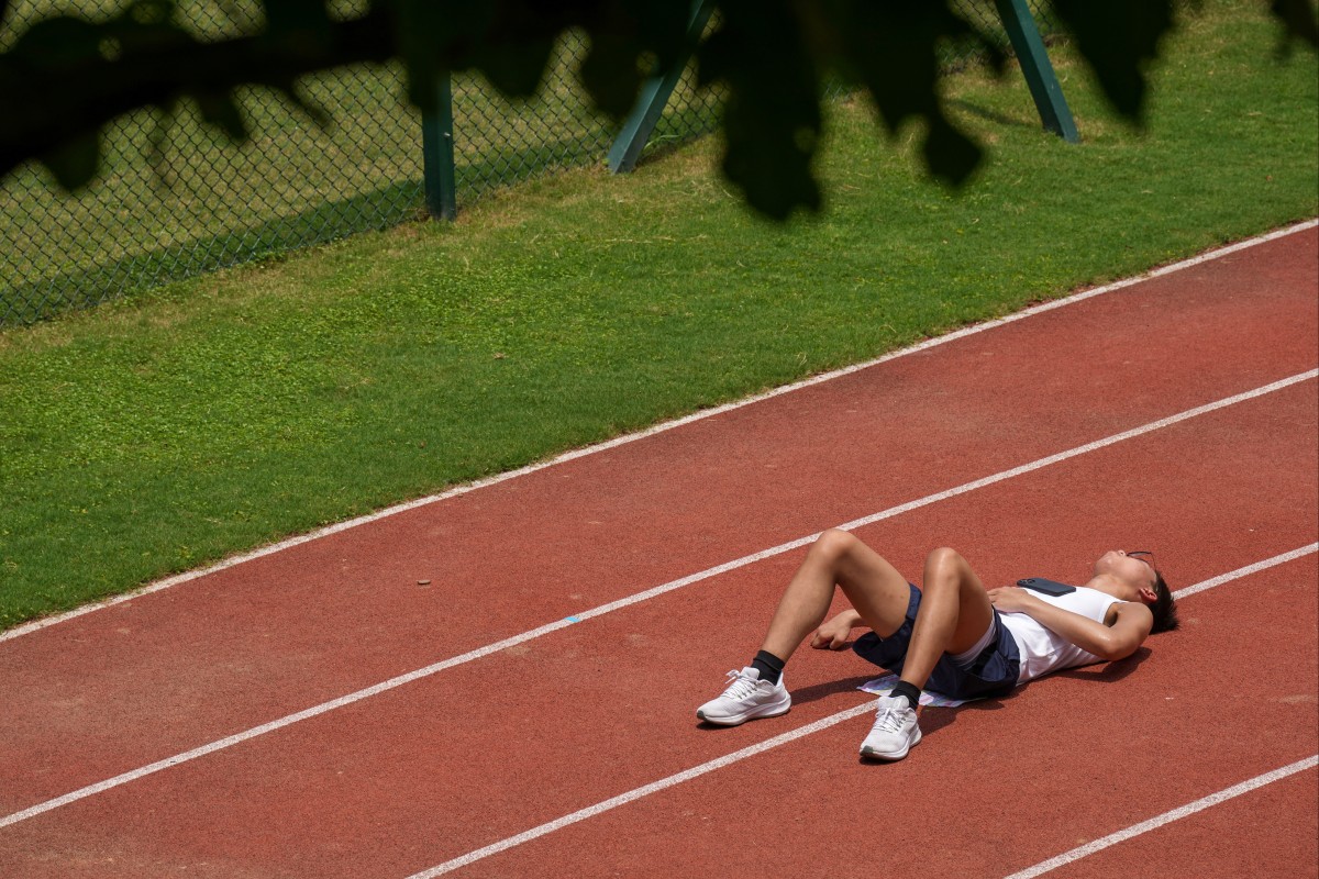 Hong Kong issued a new heat alert for the first time as temperatures soared to 35 degrees Celsius. Photo: Elson Li