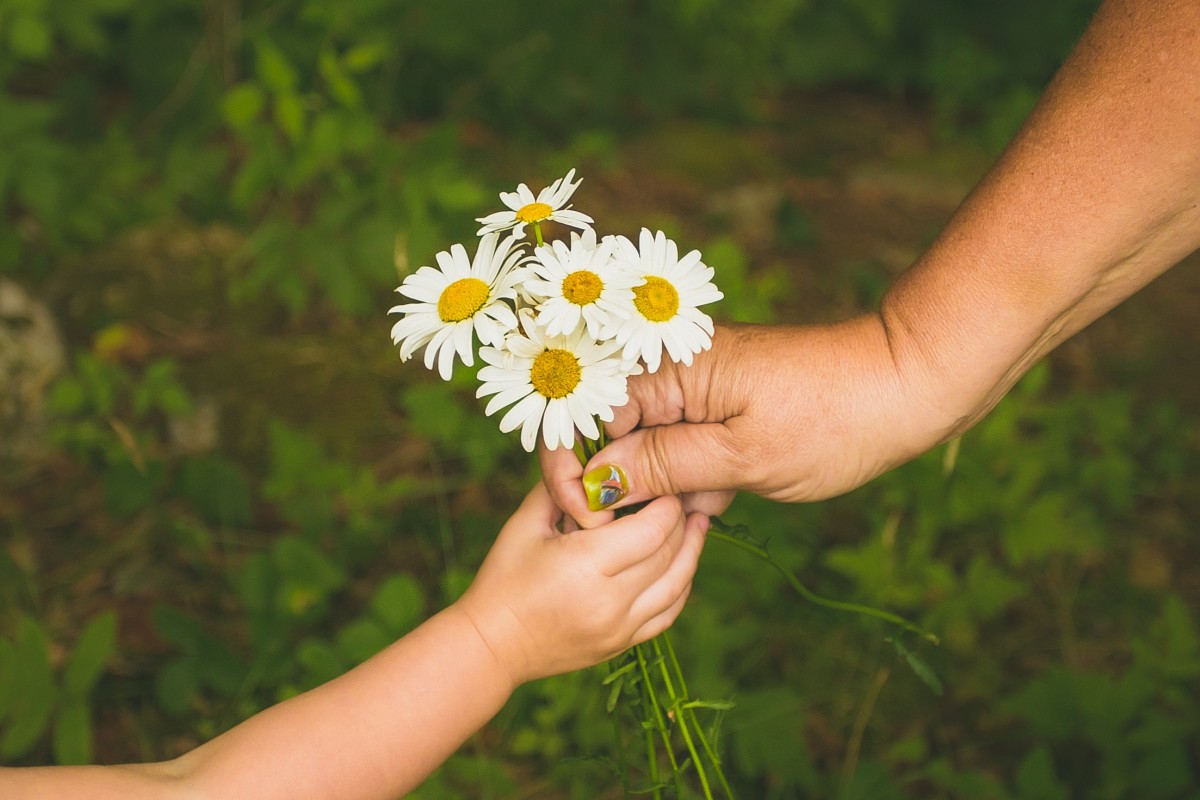 When was the last time you performed a random act of kindness? Photo: Shutterstock
