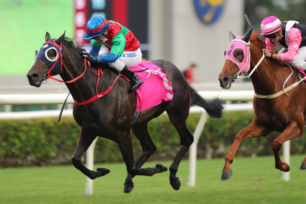 Money Catcher wins the 2022 Group Three Sa Sa Ladies’ Purse (1,800m) at Sha Tin. Photos: Kenneth Chan