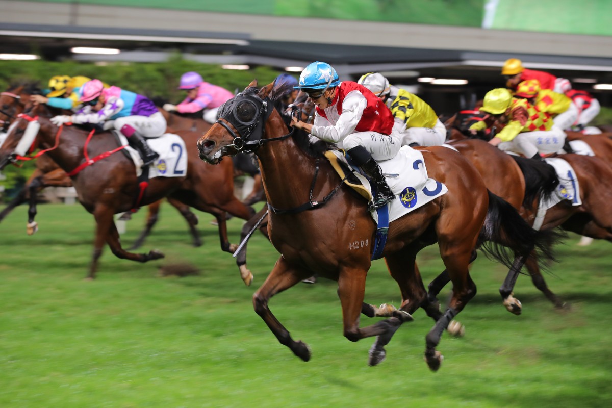 Happy United flashes home to triumph in last month’s Class Four  Shek Lei Pui Handicap (1,000m). Photo: Kenneth Chan