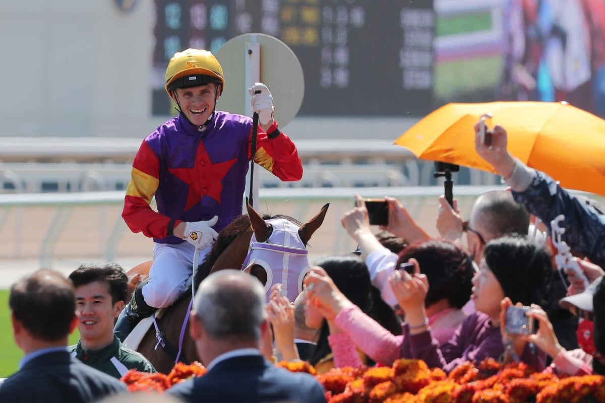 Lyle Hewitson returns to the winner’s enclosure aboard Parterre at Sha Tin on Monday. Photos: Kenneth Chan