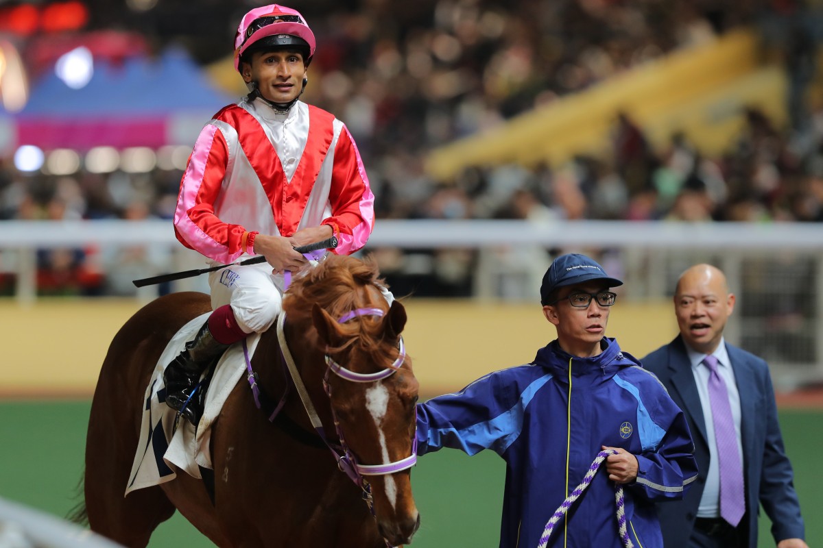 Karis Teetan returns after saluting aboard Super Eagle at Happy Valley on Thursday night. Photos: Kenneth Chan