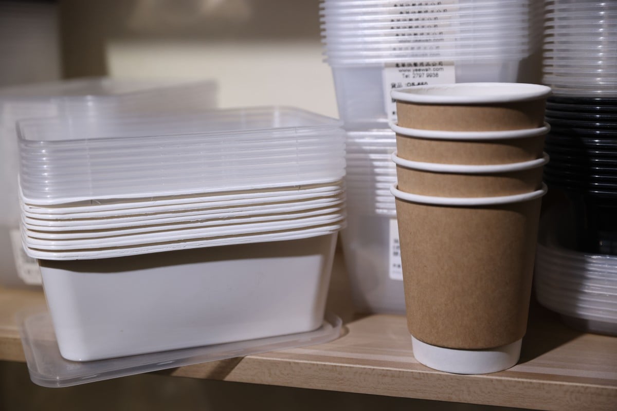 Paper cups come with a plastic coating that can be toxic for us. Photo: Yik Yeung-man