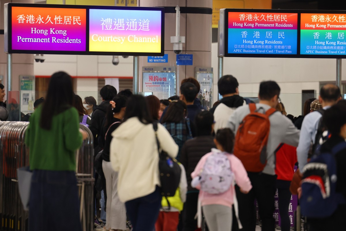 Beijing will now offer five-year multi-entry travel permits to non-Chinese permanent residents in Hong Kong. Photo: Dickson Lee