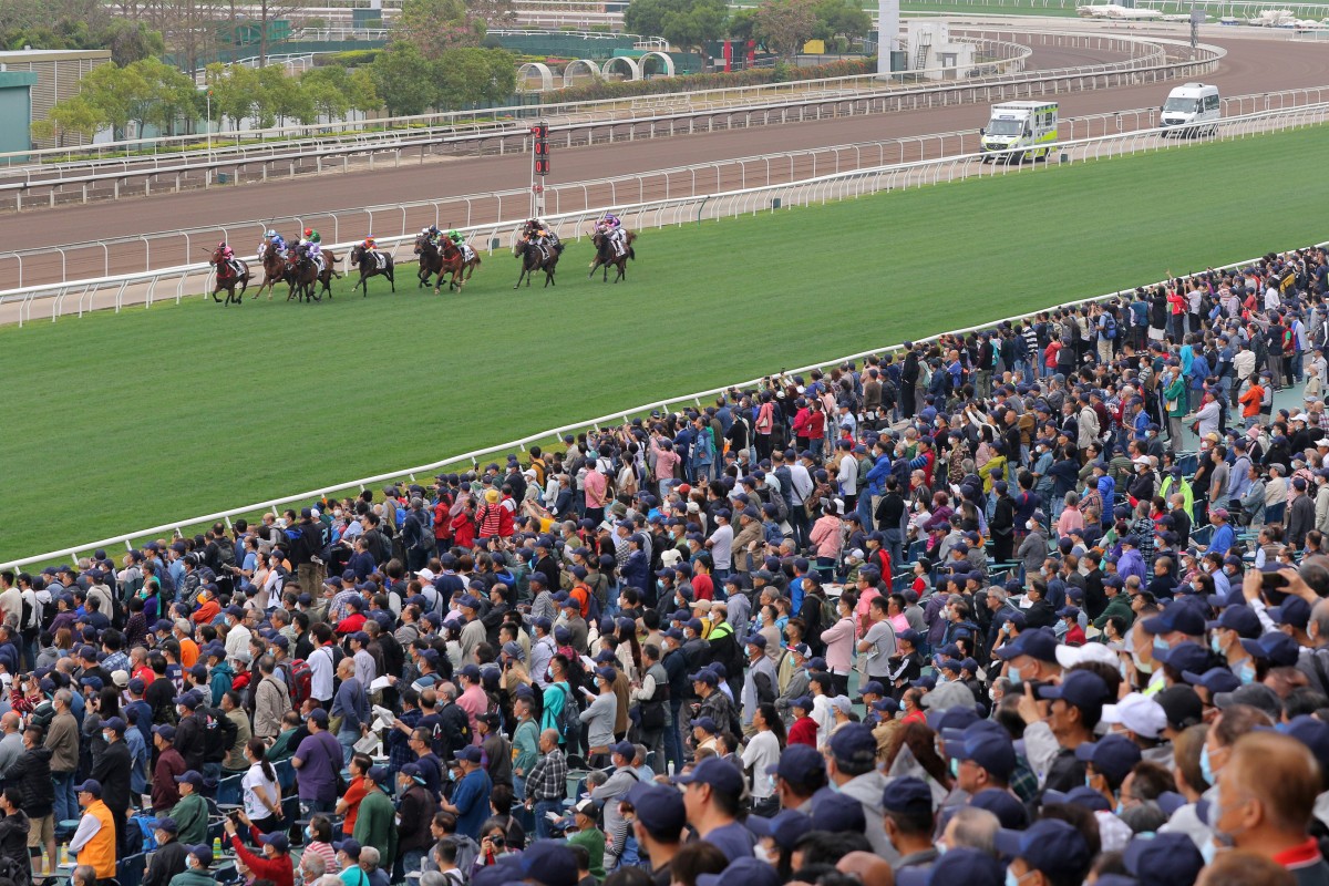 Fans flock to Sha Tin to catch a glimpse of the action. Photo: Kenneth Chan