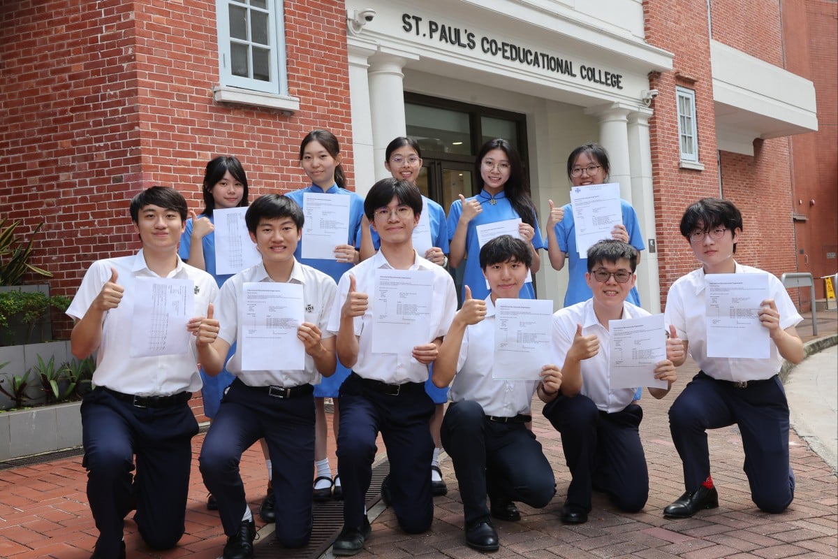 Jenson Tham (front row, second from left) from St Paul’s Co-educational College attained a perfect score on his IB exam. Photo: Edmond So
