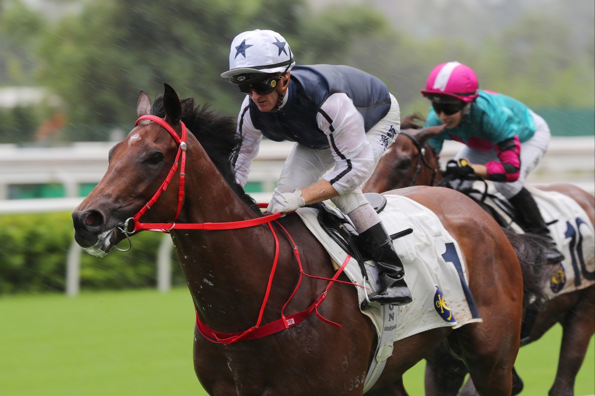 Fast Network cruises to victory first up under Zac Purton. Photos: Kenneth Chan