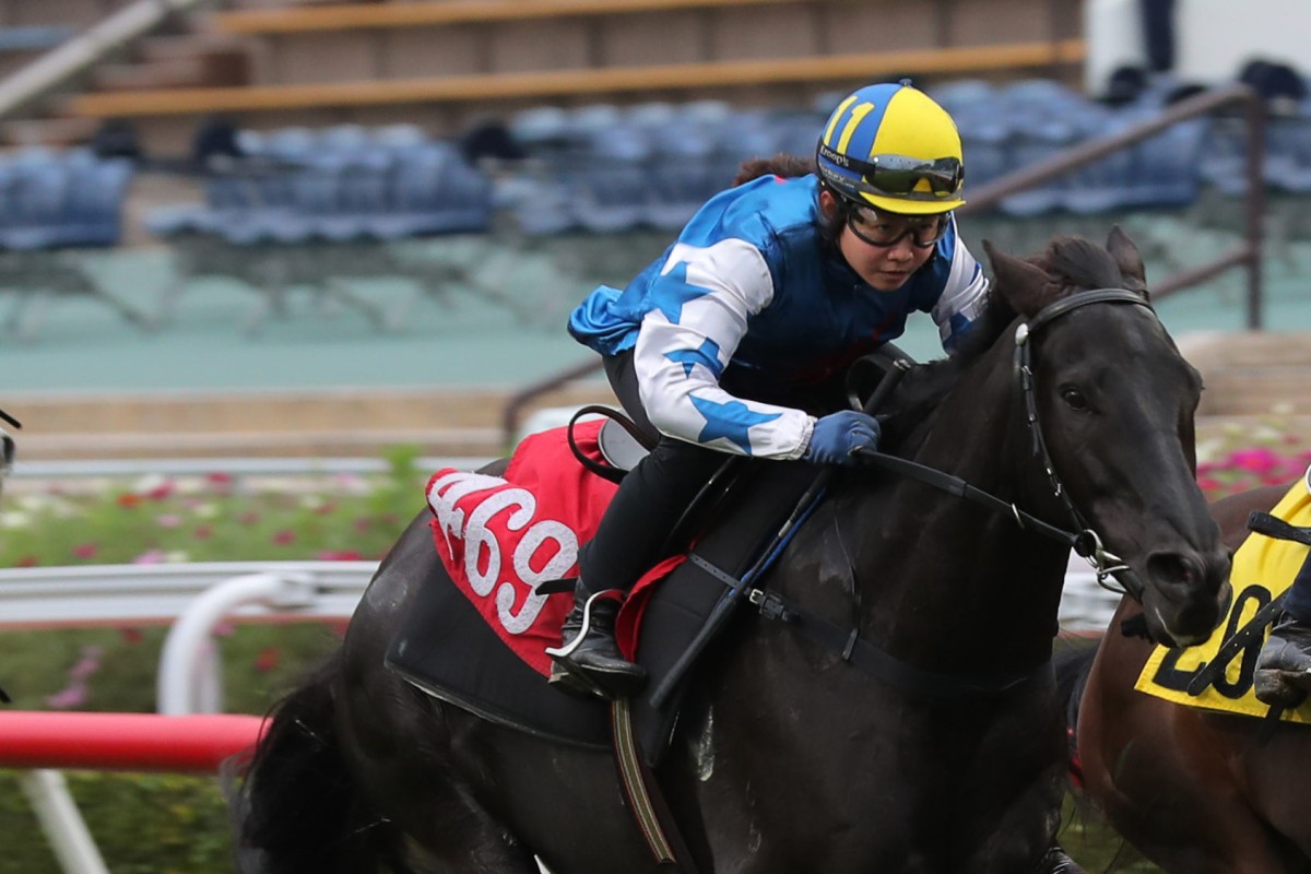 Ivy Lam (centre) at the Sha Tin trials. Photo: Kenneth Chan