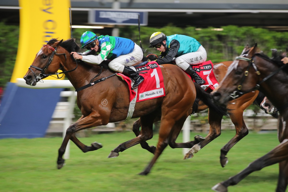 Copartner Prance holds off his rivals in Sunday’s finale at Happy Valley. Photos: Kenneth Chan