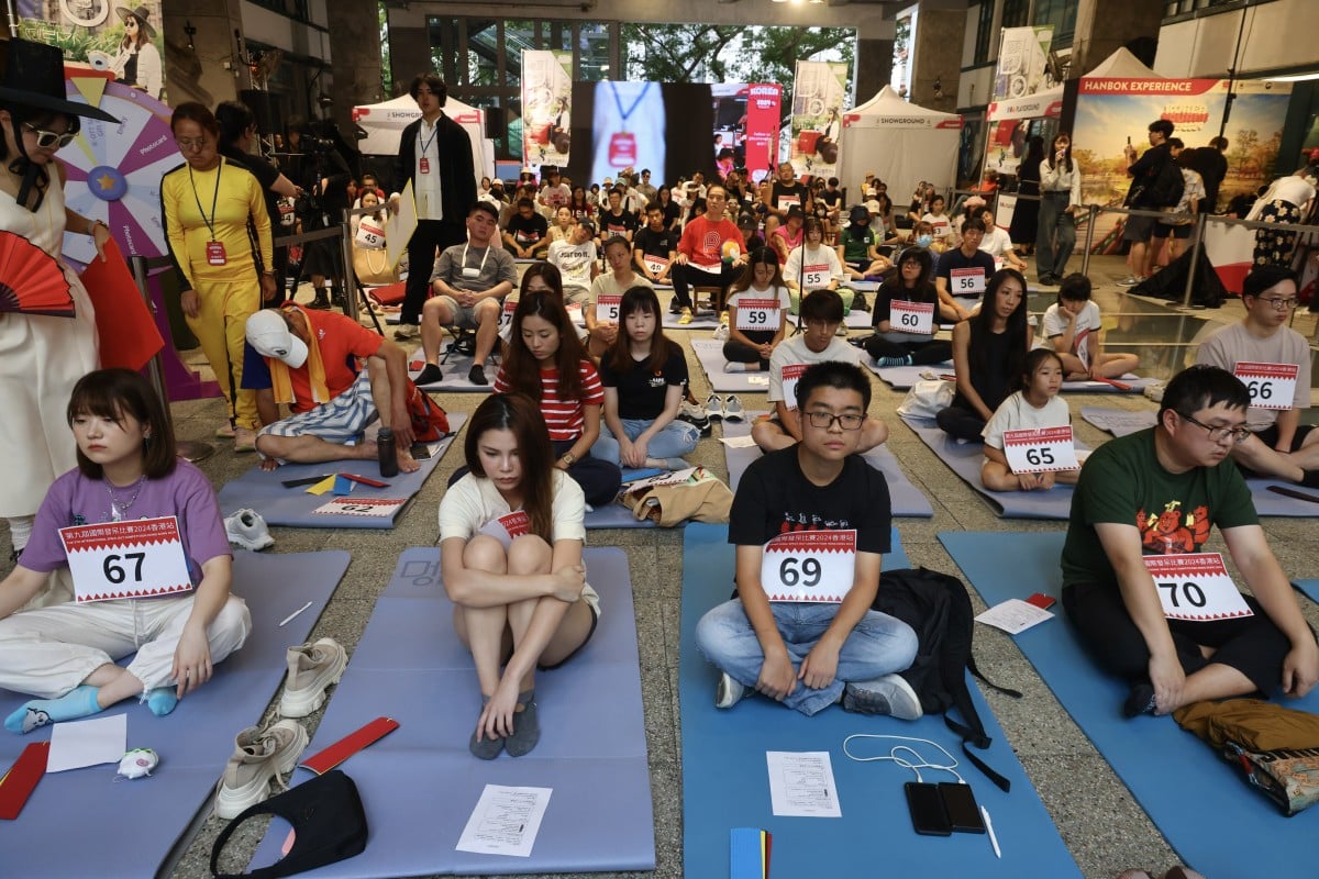 The 9th International Space-Out Competition encouraged participants to stay still and not do anything for 90 minutes. Photo: Dickson Lee