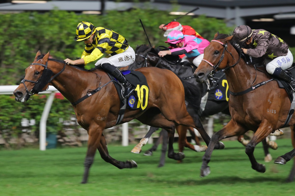 Prince Alex salutes at Happy Valley on Wednesday night. Photos: Kenneth Chan