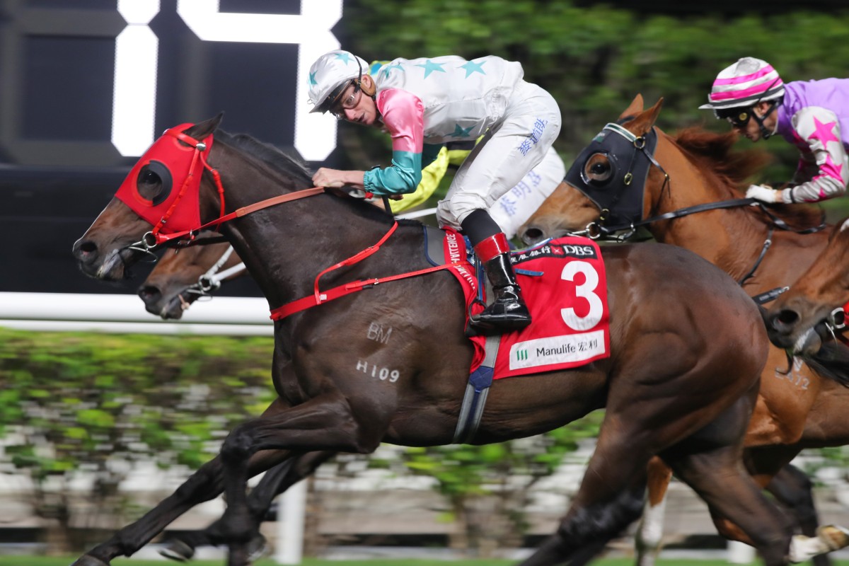 James McDonald steers Chill Chibi to victory in the final at Happy Valley on Wednesday. Photos: Kenneth Chan