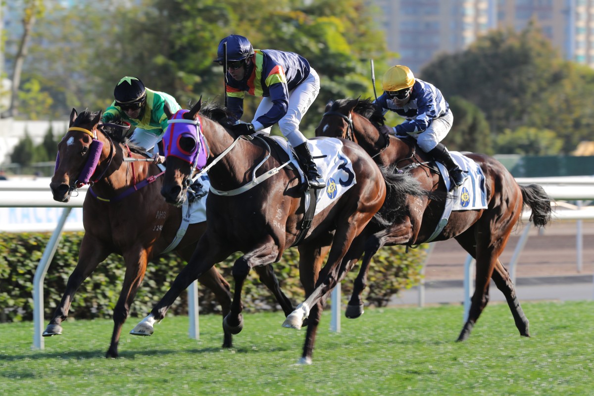 Brenton Avdulla boots home Californiatotality. Photos: Kenneth Chan