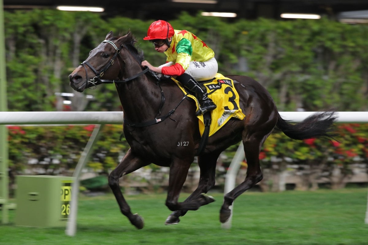 Ryan Moore guides Soleil Fighter to victory at Happy Valley. Photos: Kenneth Chan