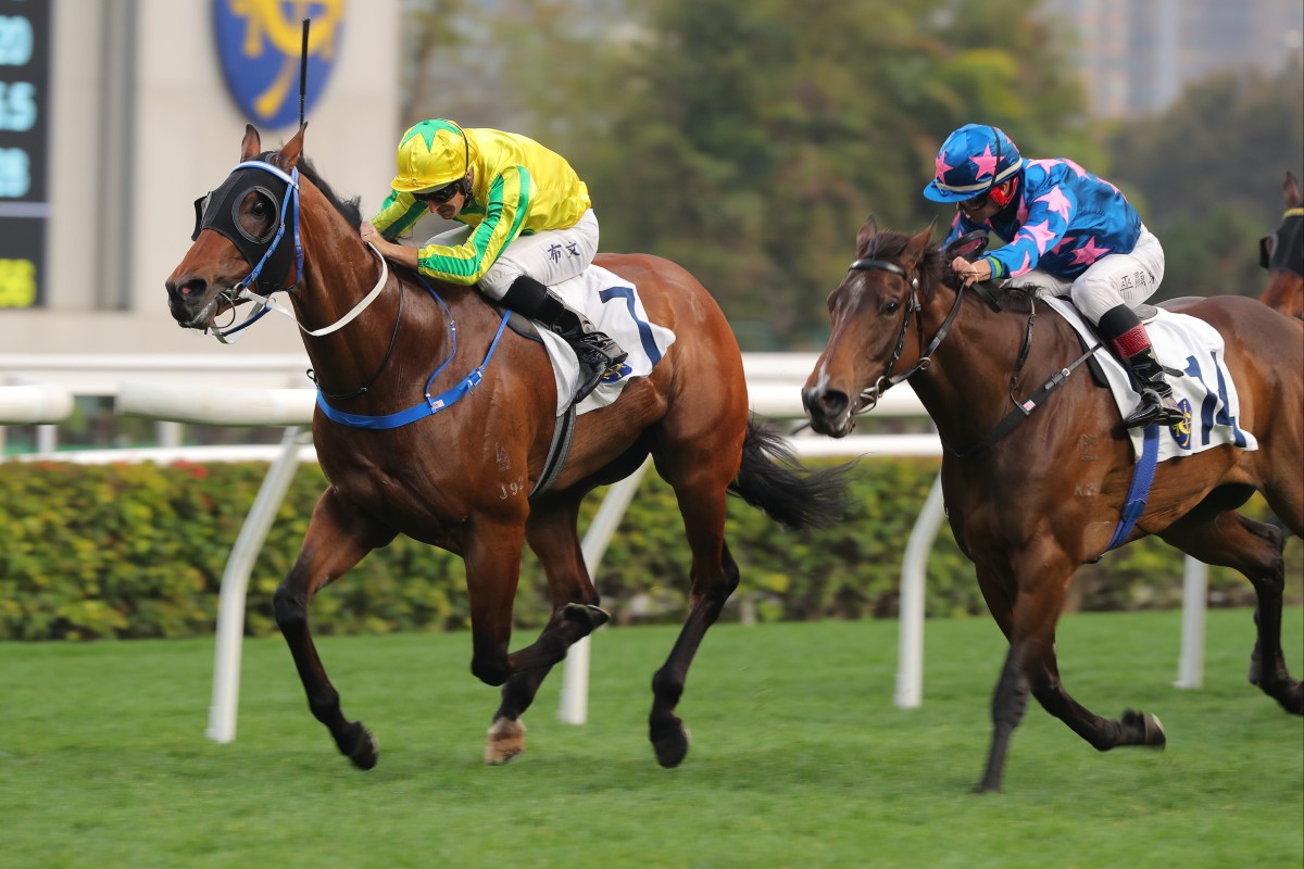 Sky Heart (left) holds off Winning Wing to score under Hugh Bowman last start. Photos: Kenneth Chan