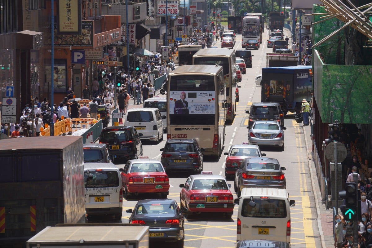 Eleven sets of CCTV cameras have been installed in Kwun Tong under a new AI traffic management system. Photo: Winson Wong