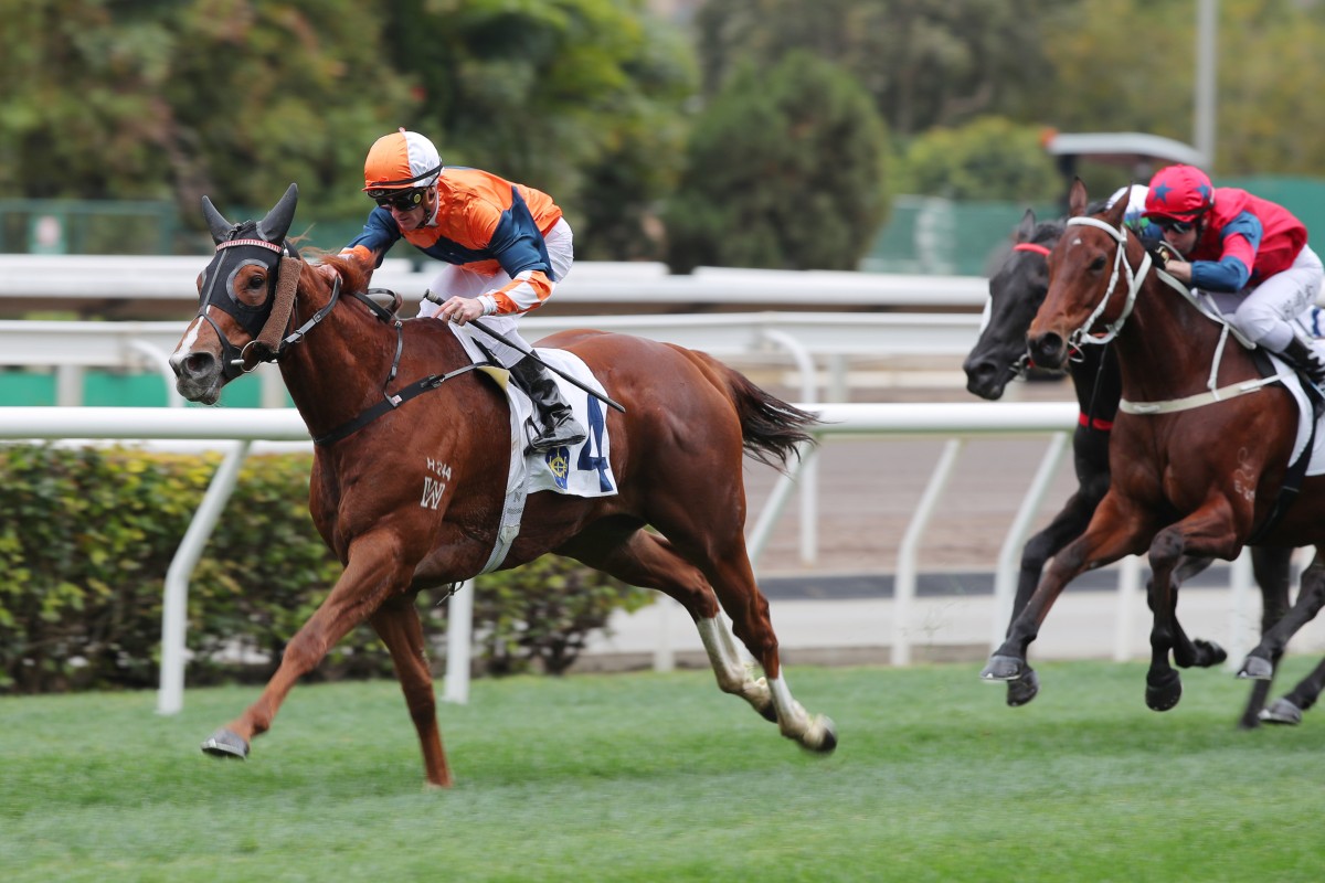 Sunlight Power surges clear to score under Zac Purton in January. Photos: Kenneth Chan