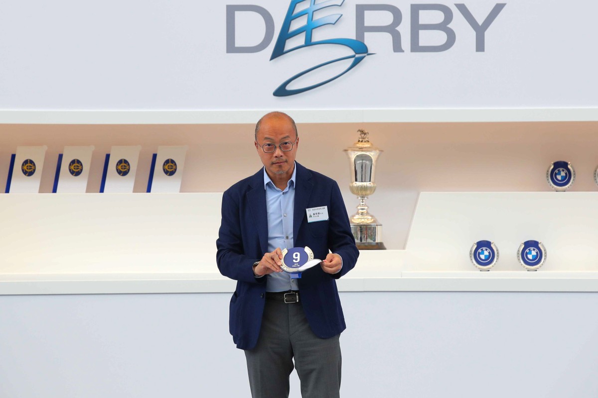 Colin Lo draws barrier nine for Bundle Award at Thursday morning’s draw. Photos: Kenneth Chan