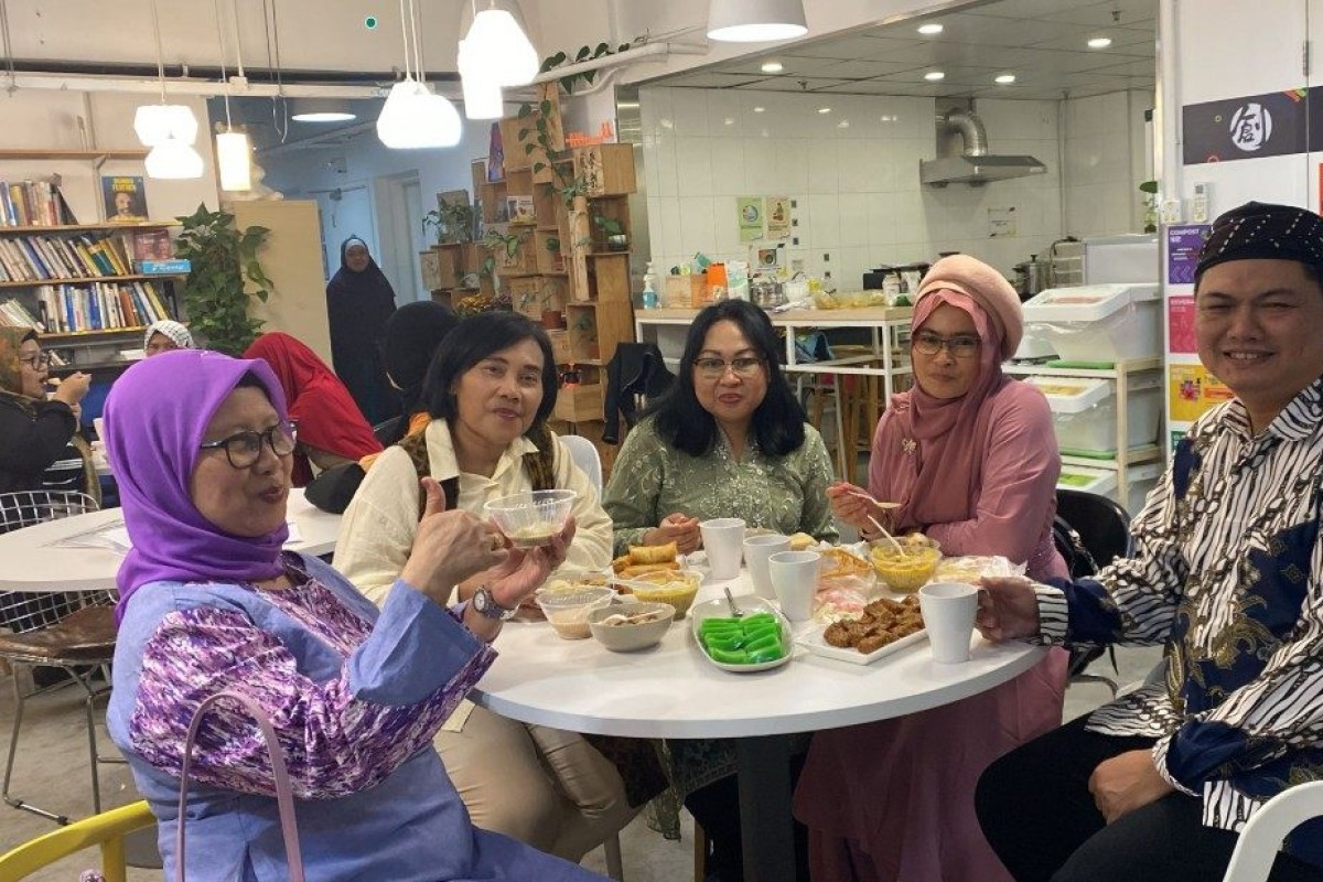 Addy Kurnia Komara (right), the director and project coordinator from the Indonesian Muslim Association in Hong Kong, says the community lacks a dedicated space. Photo: Handout 