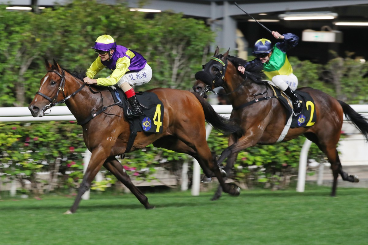 Colourful King and Andrea Atzeni sprint clear at Happy Valley. Photos: Kenneth Chan