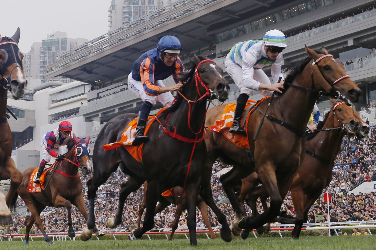 Voyage Bubble (right) and Red Lion fight out the finish of Sunday’s Group One Champions Mile. Photo: Kenneth Chan