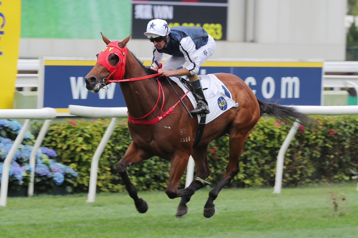Hugh Bowman guides Fast Network to a brilliant win on March 30. Photos: Kenneth Chan