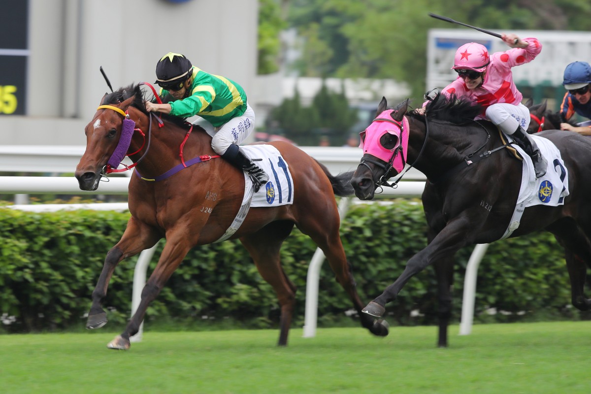 Matthew Chadwick and Pray For Mir (left) grit it out to win at Sha Tin. Photos: Kenneth Chan