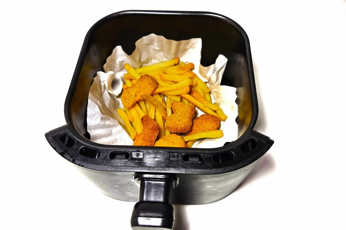 Discover the science behind air frying and sous vide, where chemical reactions enhance flavours, textures and aromas for delicious meals. Photo: Shutterstock