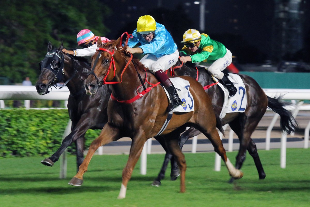 Hugh Bowman guides Wunderbar to his first victory since October. Photos: Kenneth Chan