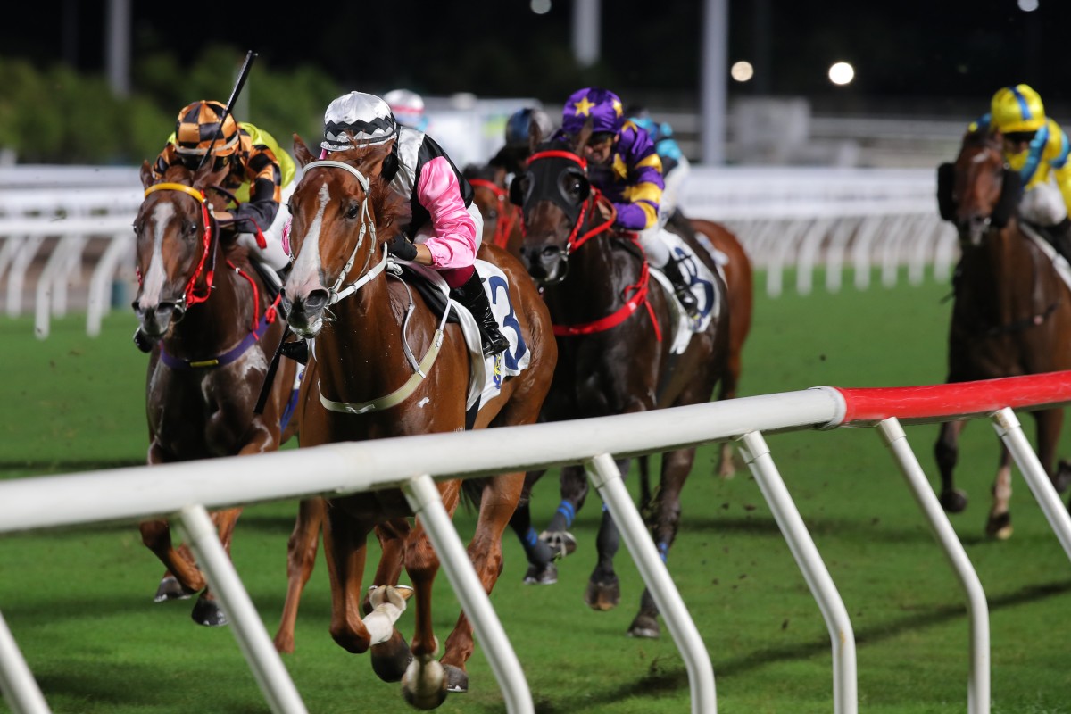 Alexis Badel boots home Beauty Waves in Saturday’s Class One sprint. Photos: Kenneth Chan
