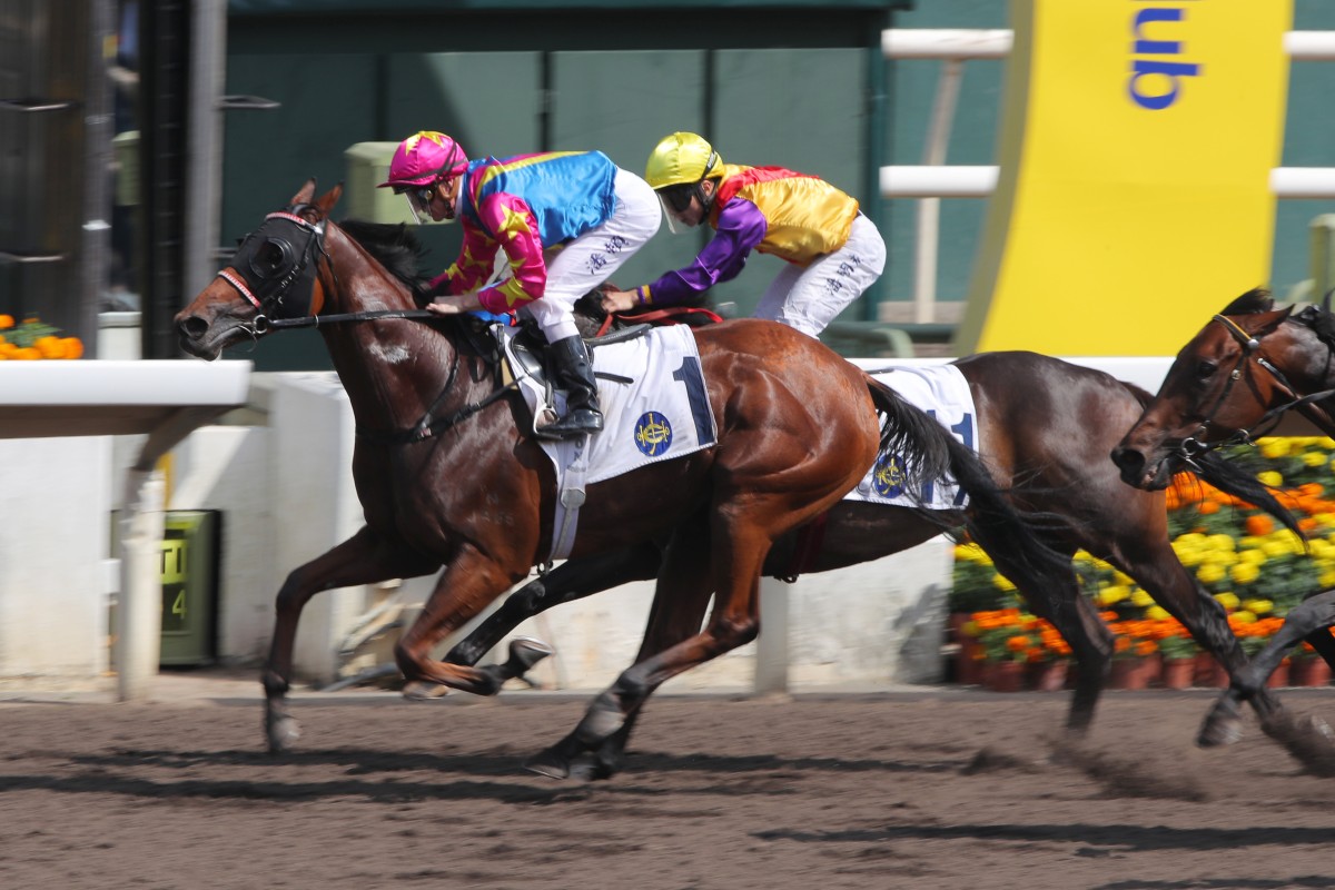 Zac Purton boots home Chill Kaka in April. Photos: Kenneth Chan