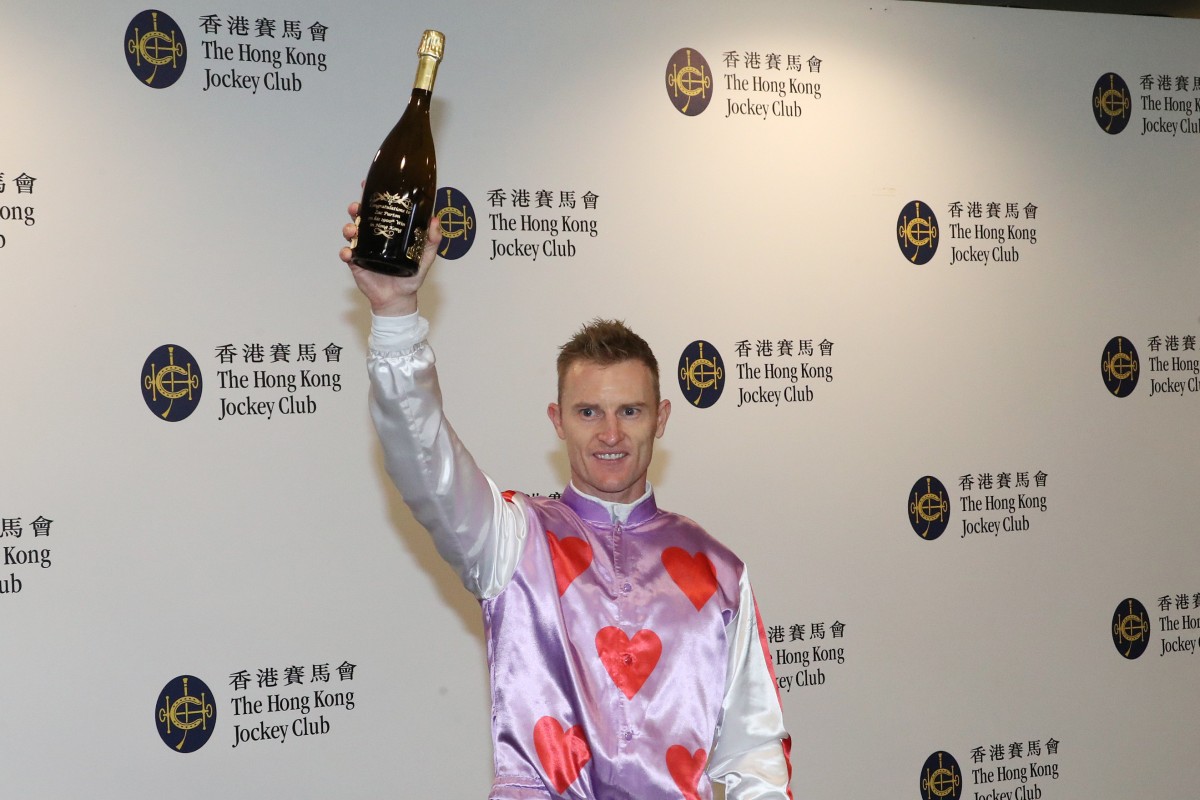 Zac Purton celebrates his 1,900th Hong Kong win. Photos: Kenneth Chan
