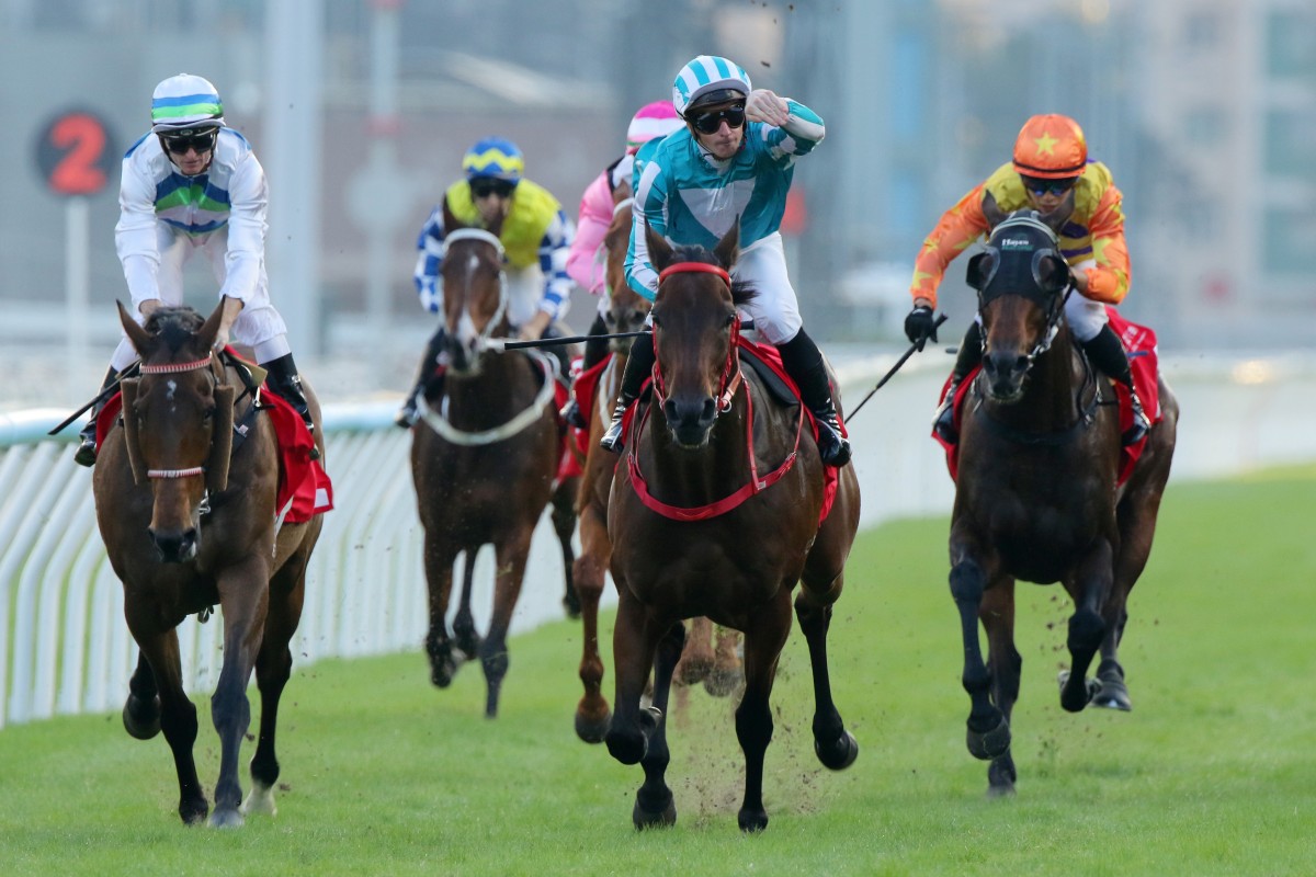 Romantic Warrior defeats Voyage Bubble at Sha Tin. Photos: Kenneth Chan