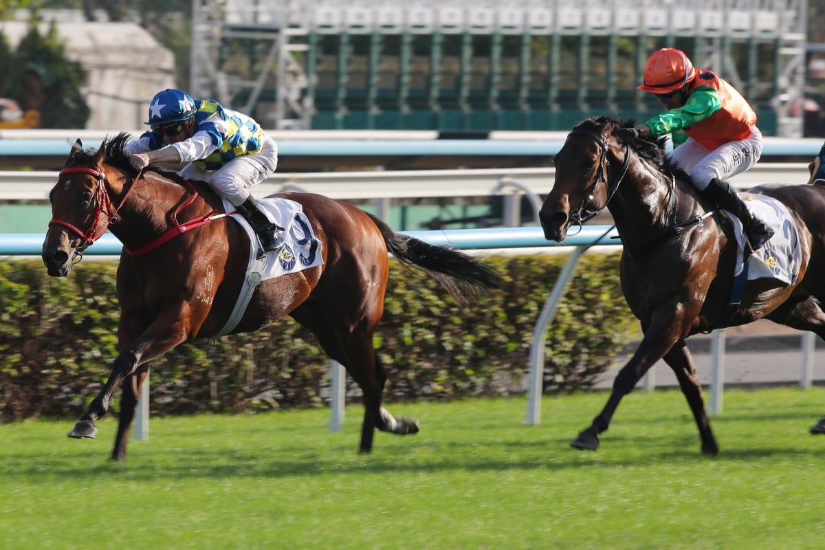 Patch Of Stars shoots clear of Invincible Shield to win the Lukfook Jewellery Cup. Photos: Kenneth Chan
